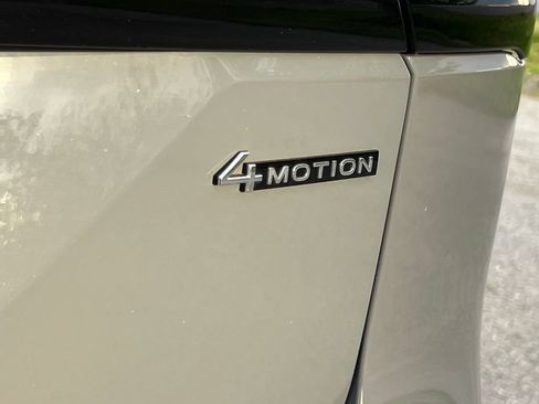 Used 2024 Volkswagen Atlas Peak Edition SE AWD/4WD image 20