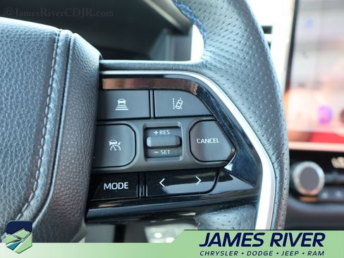 Used 2023 Toyota Tundra Platinum AWD/4WD image 28