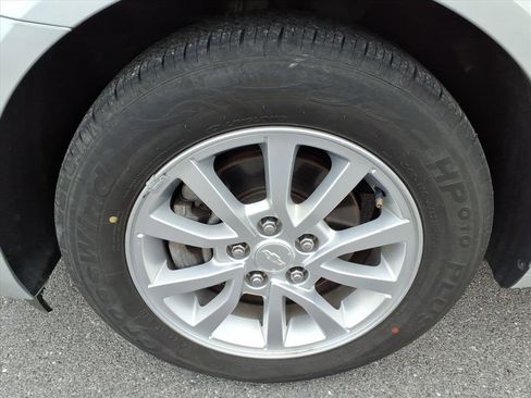 Used 2020 Chevrolet Sonic LT w/ Convenience Package image 7