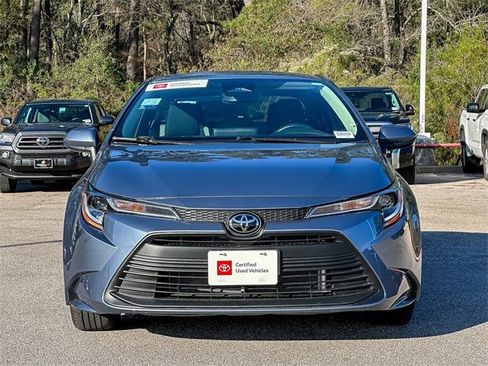 Certified 2025 Toyota Corolla LE image 3