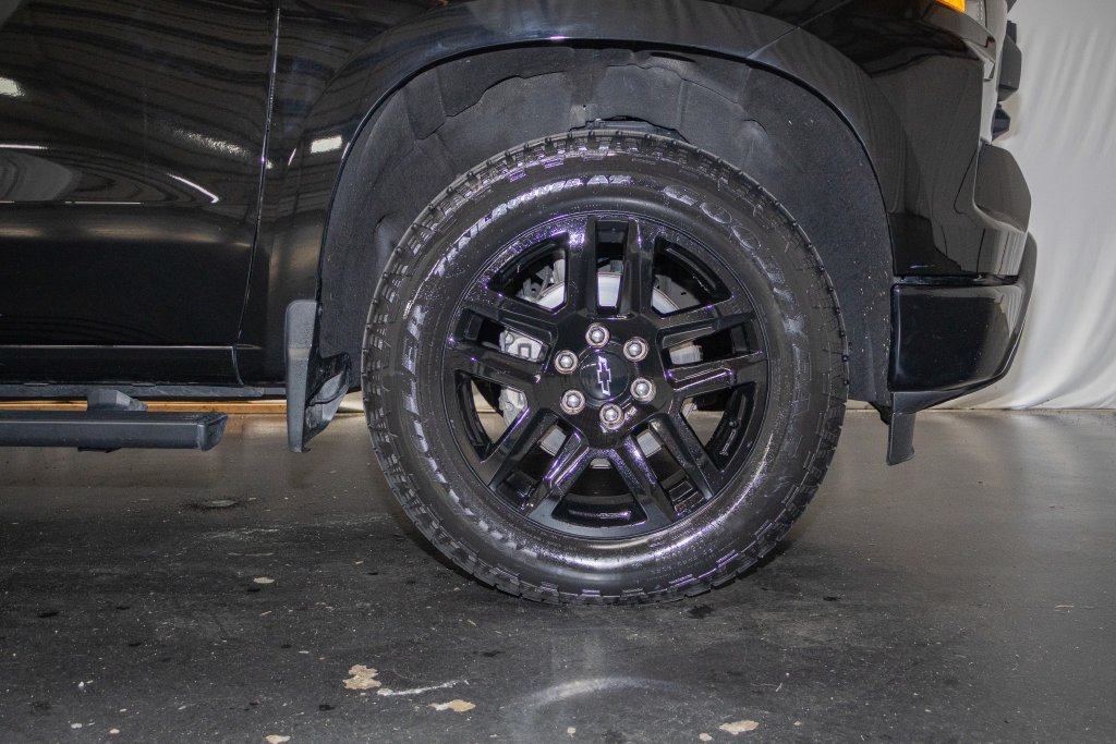 Used 2023 Chevrolet Silverado 1500 Custom AWD/4WD image 7