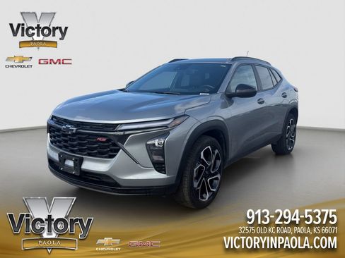 Used 2024 Chevrolet Trax RS w/ Sunroof Package FWD image 1