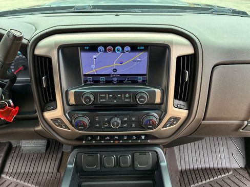 Used 2017 GMC Sierra 2500 Denali w/ Duramax Plus Package AWD/4WD image 22