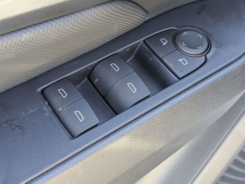 New 2026 Chevrolet Equinox EV LT image 13