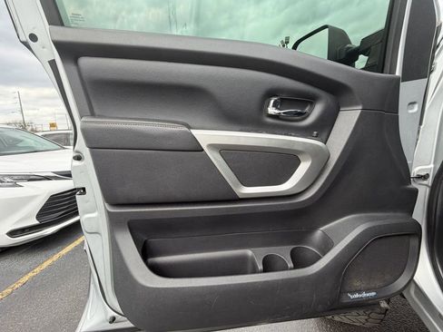 Used 2018 Nissan Titan PRO-4X w/ Pro-4x Utility Package image 11