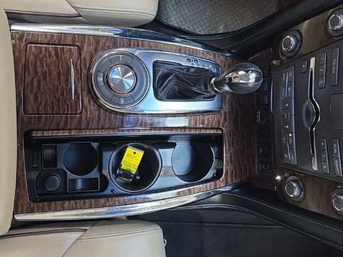 Used 2017 Nissan Armada SL image 22