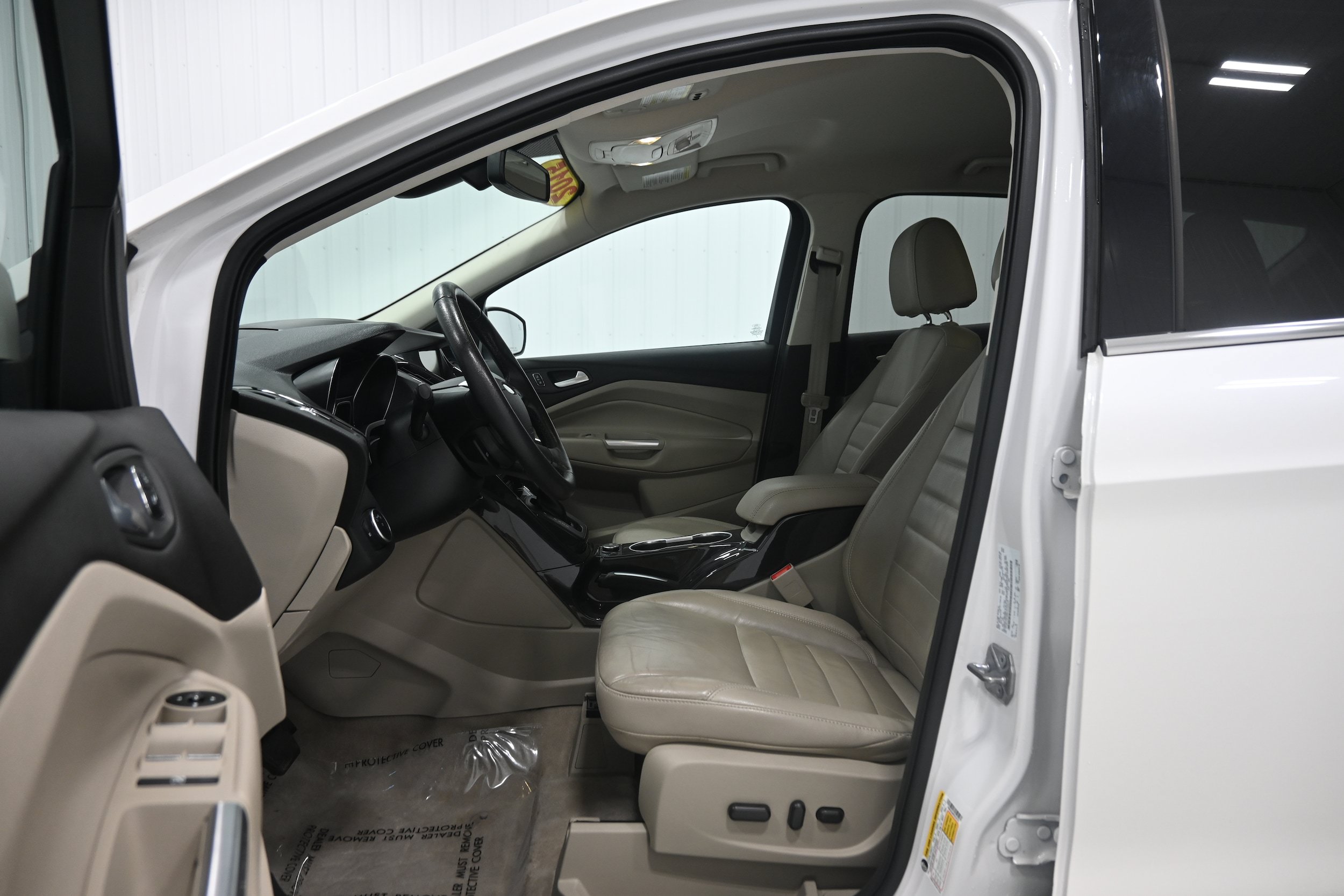 Used 2015 Ford Escape Titanium w/ Equipment Group 301A AWD/4WD image 6