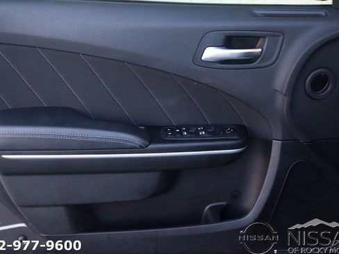 Used 2022 Dodge Charger SXT image 9