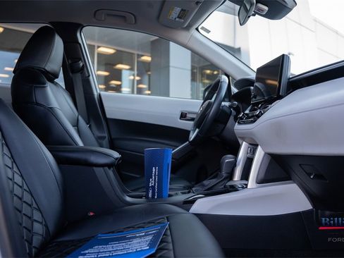 Used 2023 Toyota Corolla Cross LE image 13