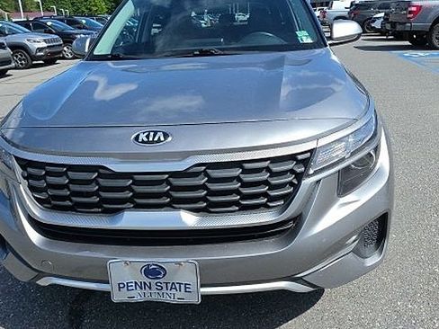 Used 2021 Kia Seltos LX AWD/4WD image 2