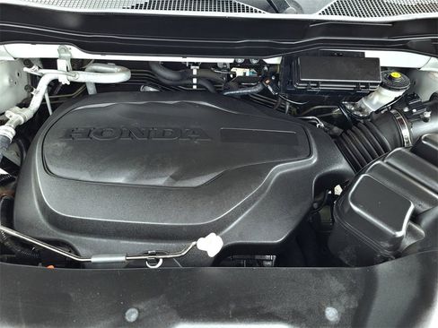 Used 2021 Honda Pilot Touring image 40