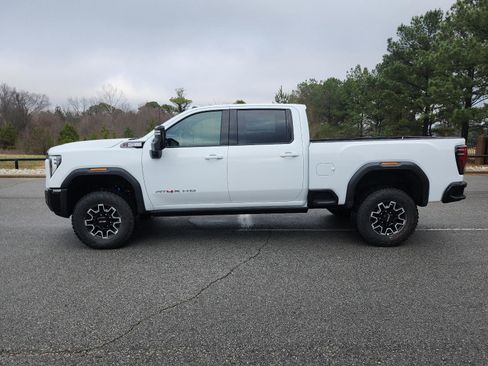 New 2026 GMC Sierra 2500 AT4X image 2