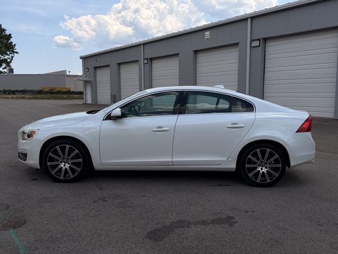 Used 2017 Volvo S60 T5 Inscription Platinum FWD image 9
