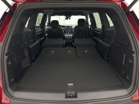 New 2025 GMC Acadia Elevation w/ Elevation Premium Package image 8