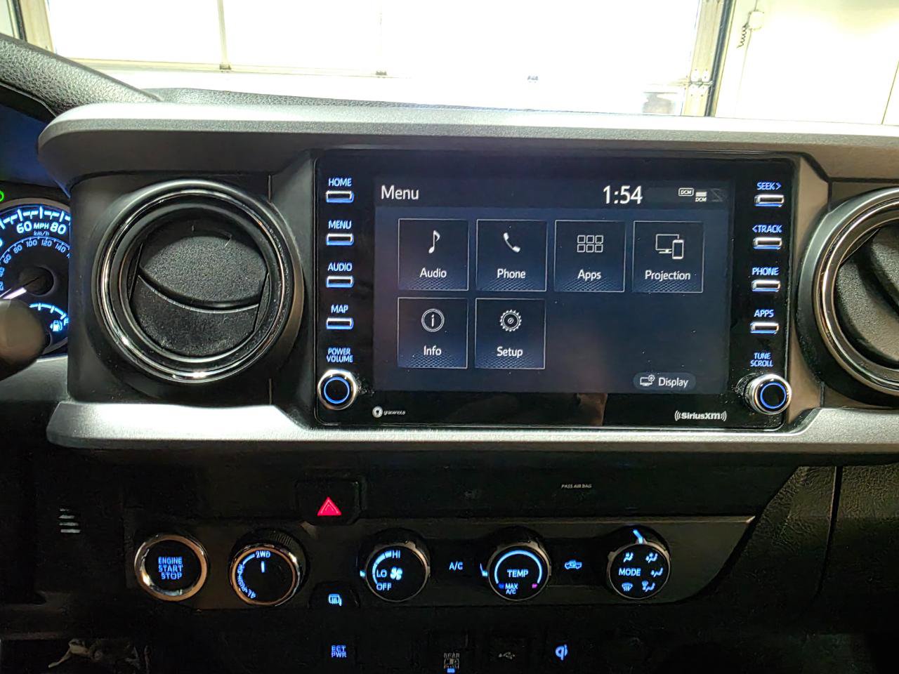 Used 2020 Toyota Tacoma TRD Sport AWD/4WD image 33