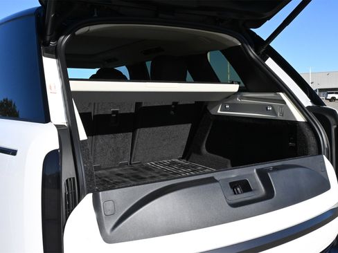 Used 2024 Land Rover Range Rover SE image 19