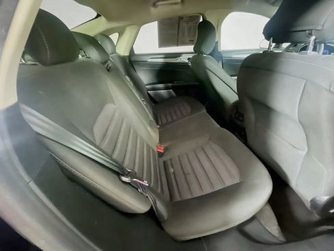 Used 2019 Ford Fusion SE FWD image 26
