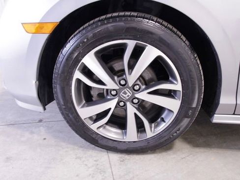 Used 2023 Honda Odyssey Touring image 11