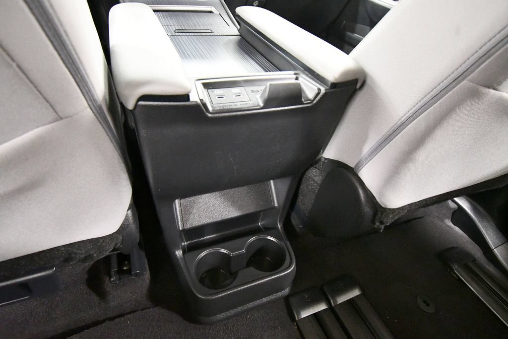 Used 2025 Toyota Sienna LE FWD image 16