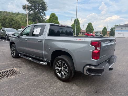 Used 2023 Chevrolet Silverado 1500 LT w/ Convenience Package II AWD/4WD image 3