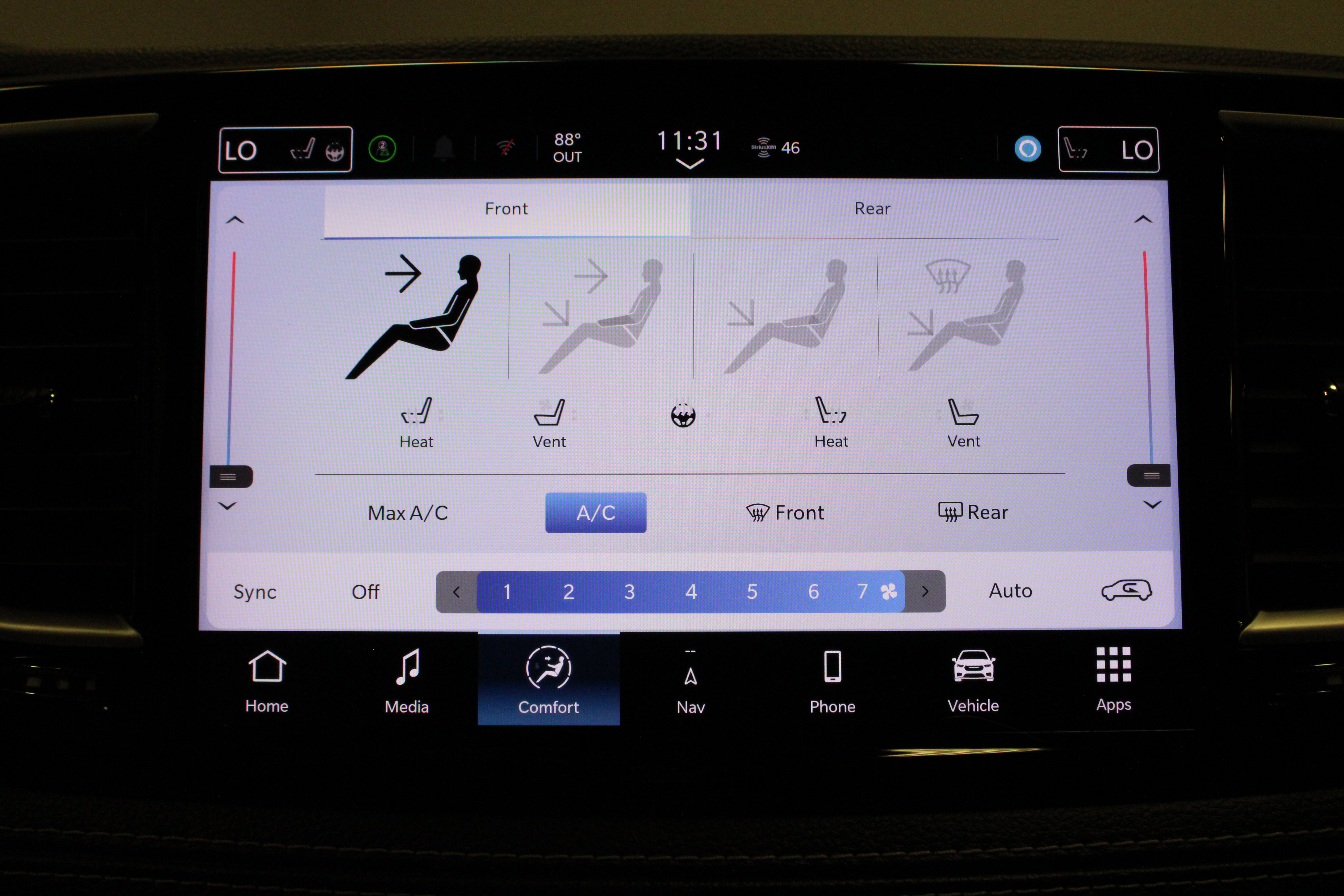 Used 2025 Chrysler Pacifica Limited FWD image 28