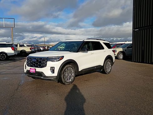 New 2026 Ford Explorer Platinum image 11