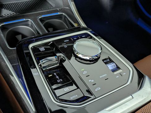 New 2026 BMW 760i xDrive image 32