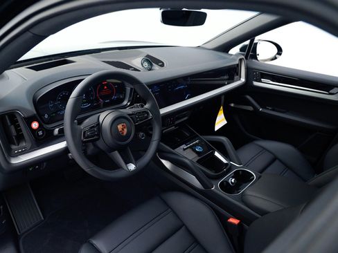 New 2026 Porsche Cayenne E-Hybrid Coupe image 4