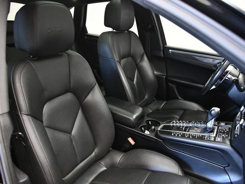 Used 2021 Porsche Macan GTS AWD/4WD image 49
