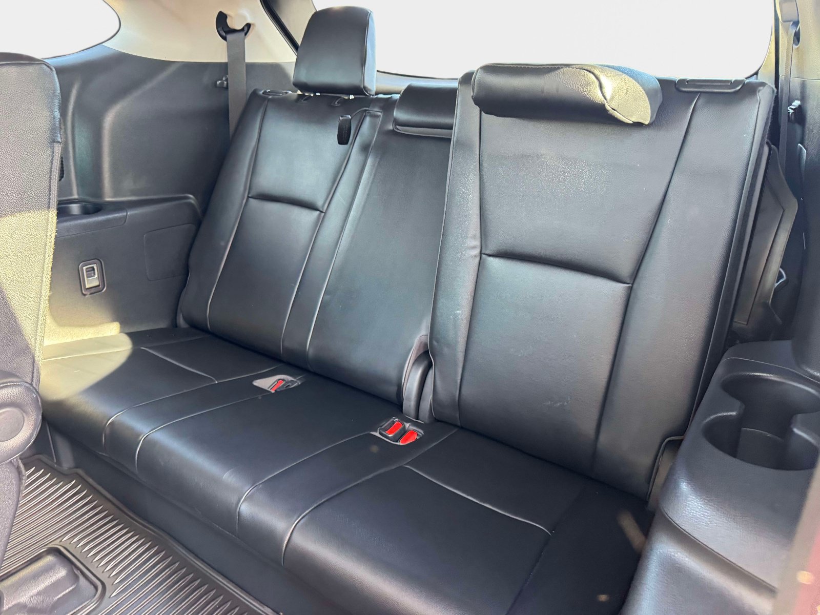Used 2023 Toyota Highlander XLE AWD/4WD image 15