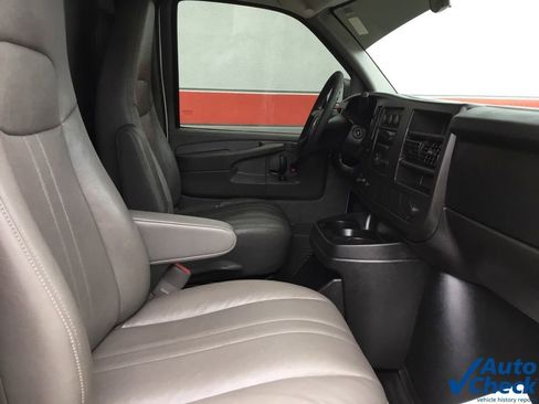 Used 2014 Chevrolet Express 2500 RWD image 31