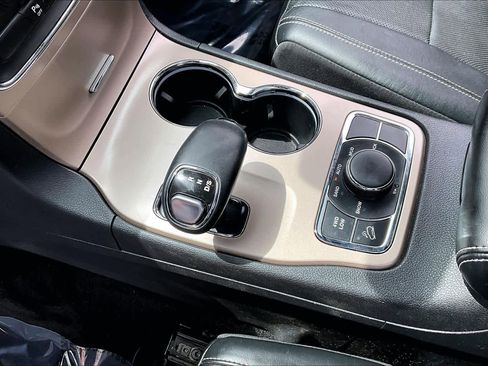 Used 2015 Jeep Grand Cherokee Limited w/ Luxury Group II image 17