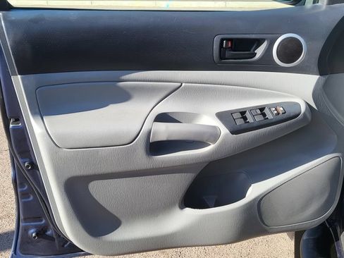 Used 2013 Toyota Tacoma PreRunner w/ SR5 Pkg RWD image 23