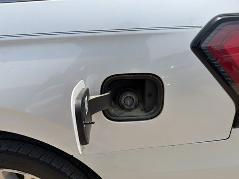 Used 2019 Ford Expedition Max Platinum RWD image 13