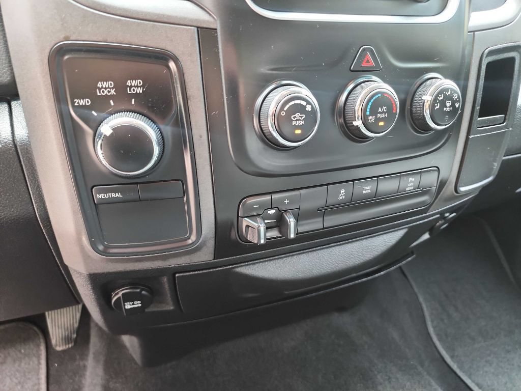 Used 2018 RAM 2500 Tradesman w/ Chrome Appearance Group AWD/4WD image 27