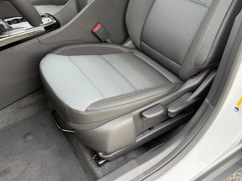 New 2026 Chevrolet Trax LT w/ Driver Confidence Package image 11