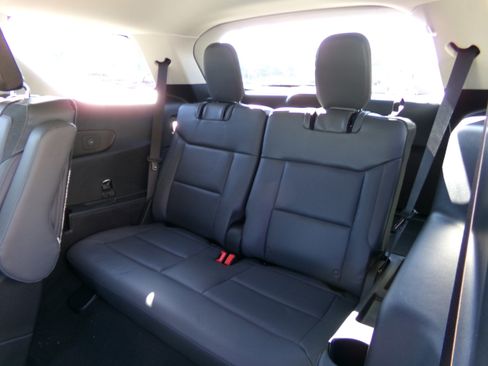 New 2025 Ford Explorer Active image 34