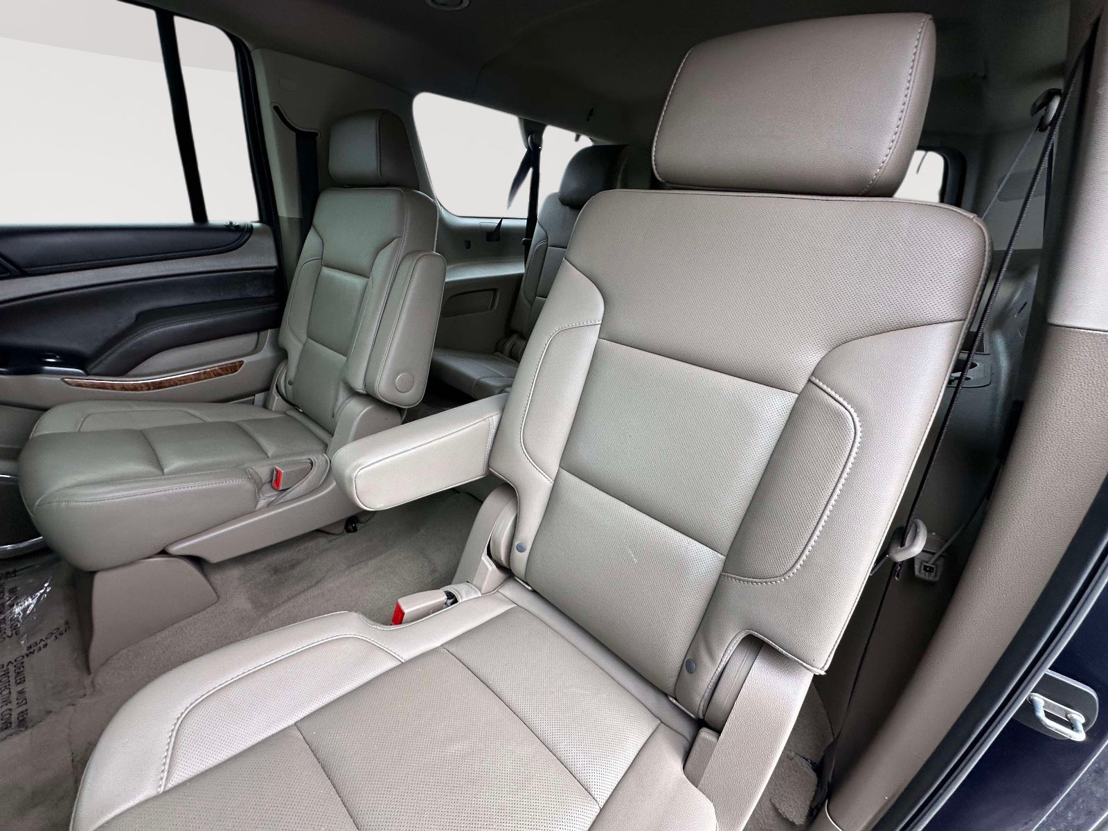 Used 2019 Chevrolet Suburban Premier AWD/4WD image 31