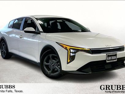 New 2025 Kia K4 LXS