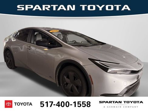 Used 2024 Toyota Prius LE AWD/4WD image 8