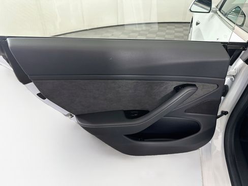 Used 2018 Tesla Model 3 Long Range RWD image 26