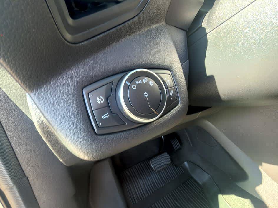 Used 2018 Ford Escape SE FWD image 17