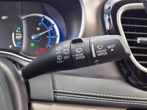 Used 2023 Chrysler Pacifica Touring-L FWD image 30