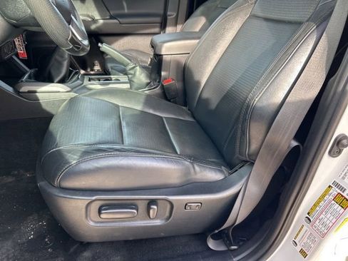 Used 2022 Toyota Tacoma TRD Sport image 14