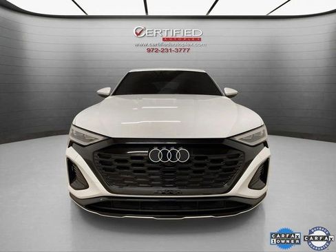 Used 2024 Audi Q8 e-tron Premium image 8