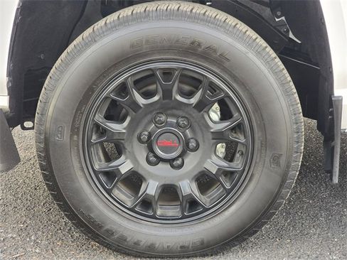 Certified 2024 Toyota Tacoma SR5 image 8