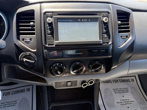 Used 2015 Toyota Tacoma 4x4 Access Cab image 15