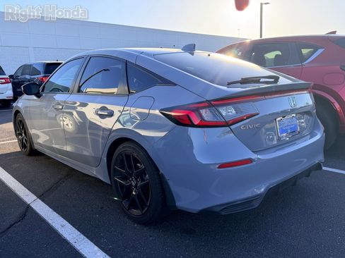 Used 2023 Honda Civic Sport image 3