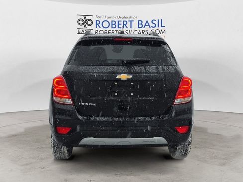 Used 2022 Chevrolet Trax LT w/ LT Convenience Package image 4