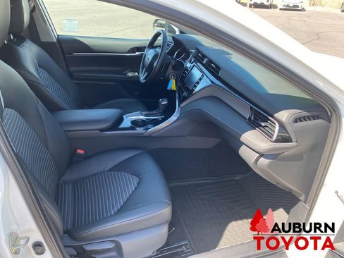 Used 2020 Toyota Camry SE FWD image 12